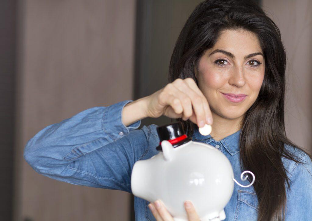 Chit Funds for Women: Secure Savings for Housewives